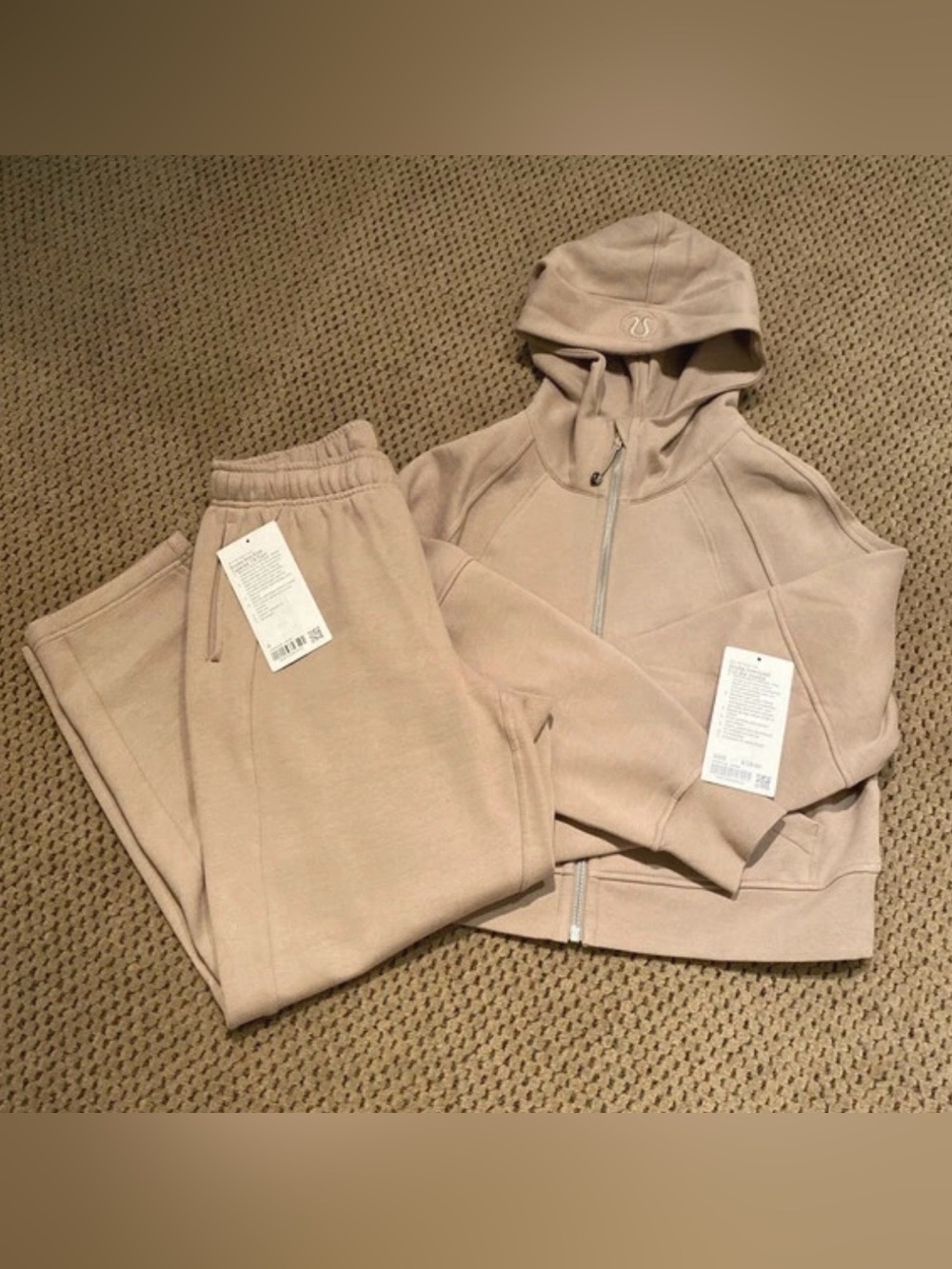 Lululemon Scuba Set